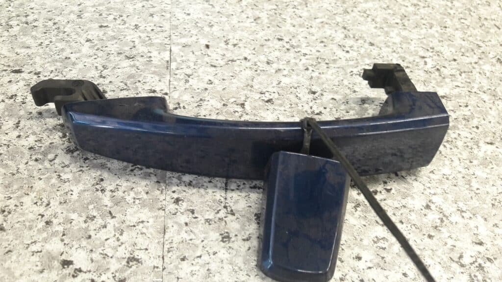 klamka zewnetrzna lewy tyl opel astra H 05r