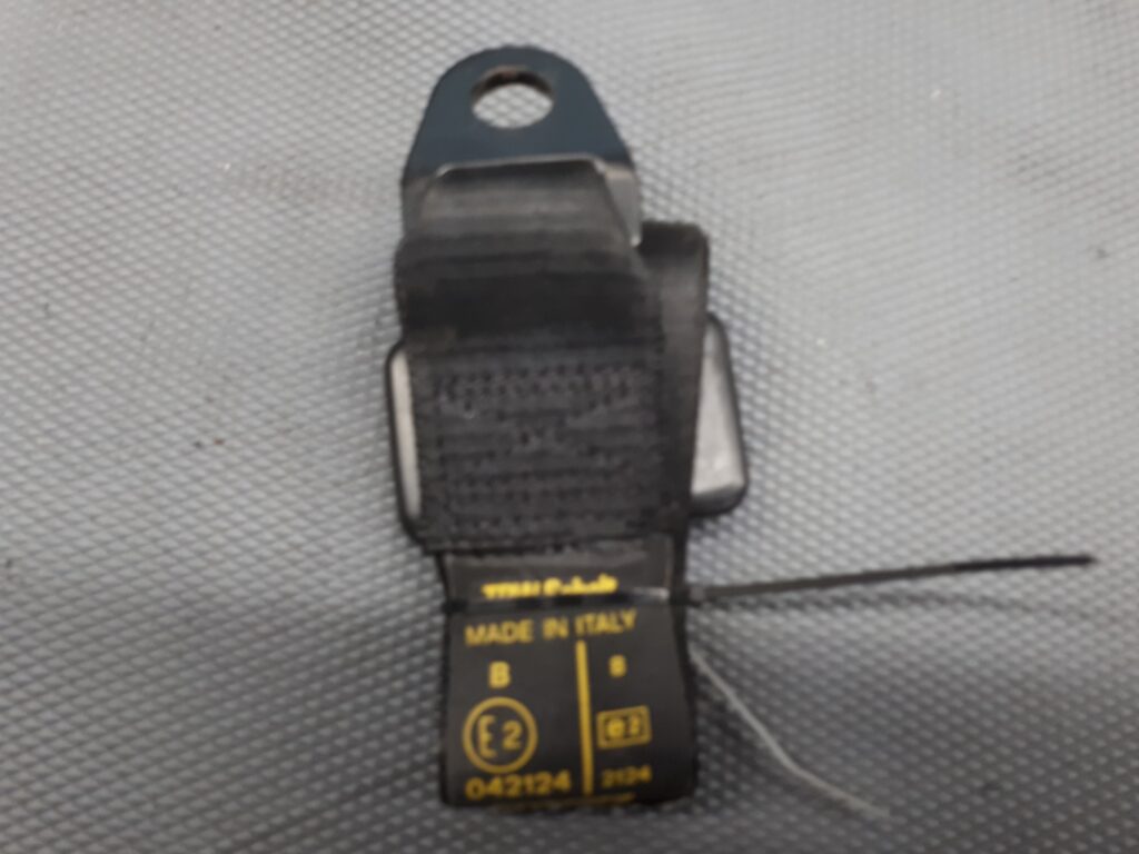 042124 pas srodkowy tylny fiat punto I 96r