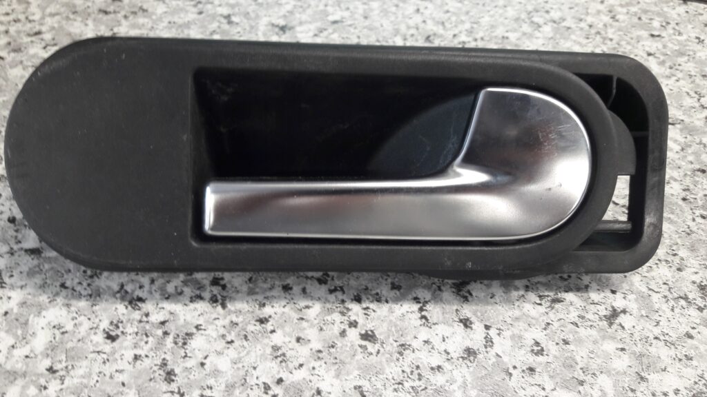 5M0837198 klamka prawy przod vw golf V