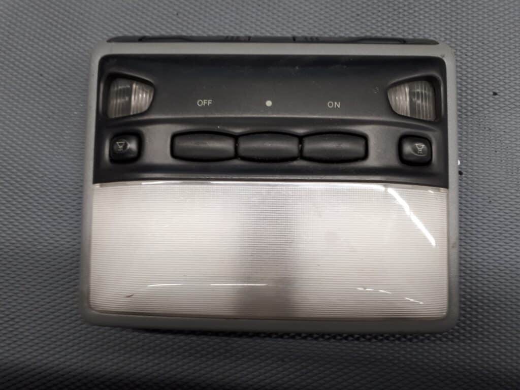 oswietlenie kabiny mitsubishi sigma 97r