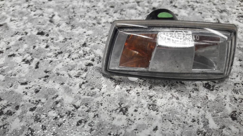 13131298 kierunkowskaz blotnika OPEL ASTRA H