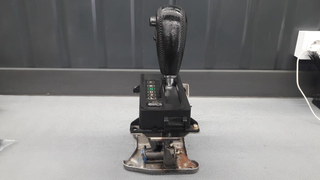 MB659050 lewarek zmiany biegow MITSUBISHI SIGMA