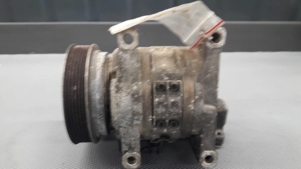 92600 2M218 kompresor klimatyzacji NISSAN ALMERA N15 98R