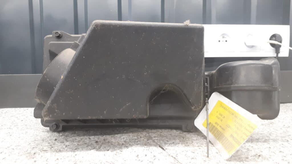 7t16-9600-ad obudowa filtra powietrza  ford connect 08 1.8 d