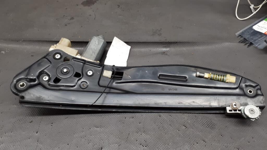 7024814e mechanizm szyby prawy tyl bmw e65