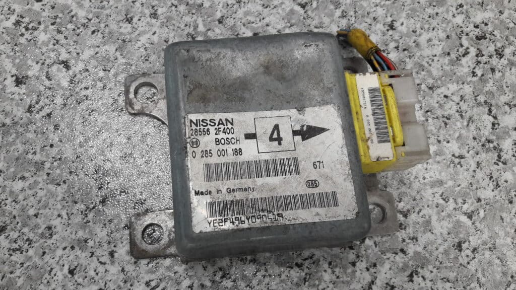 0285001188 sensor airbag  nissan primera  P11 1997
