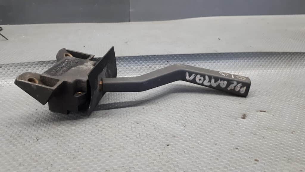 1258266 przełącznik wycier4aczek volvo 740