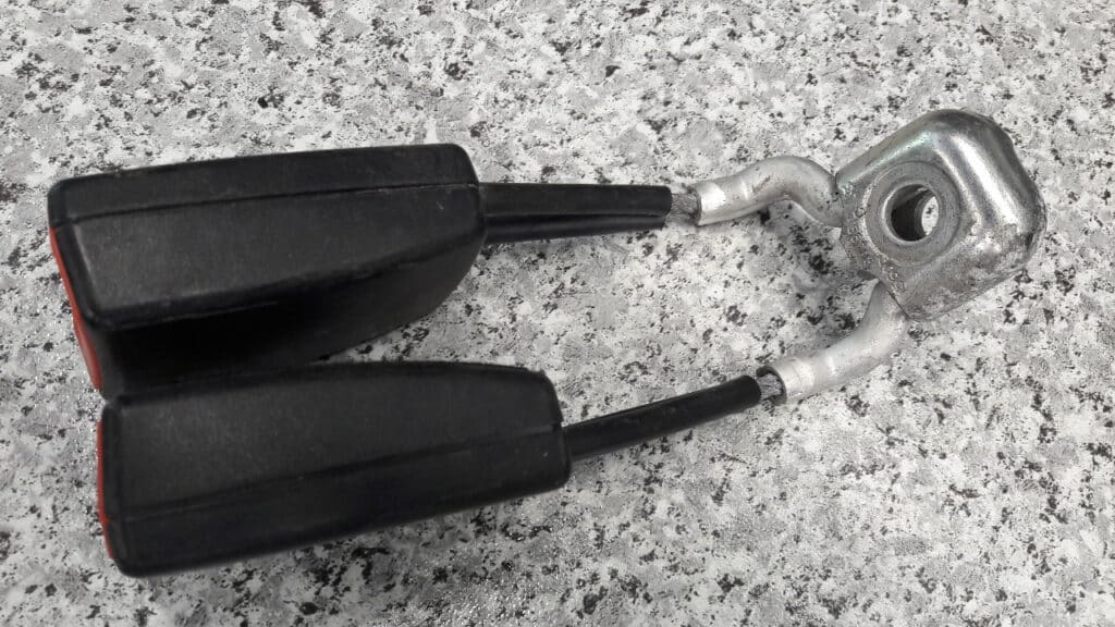 600857488d zapinka pasow tyl seat ibiza III