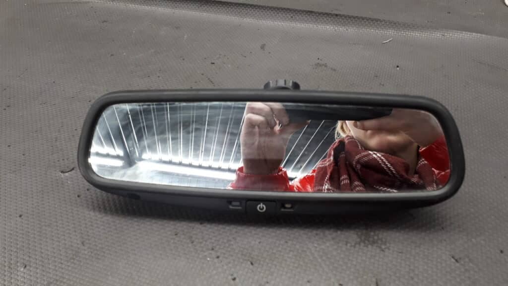lusterko wewnetrzne toyota corolla verso 08r