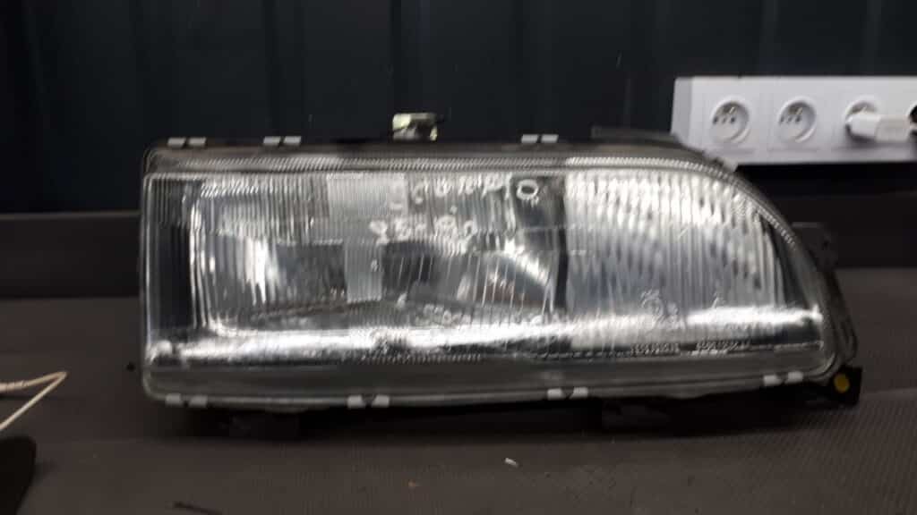 0301072302 reflektor prawy ford scorpio 85/92r