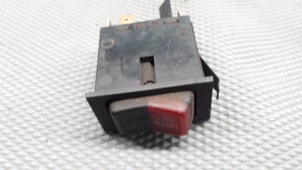 161953235b wlacznik swiatel awaryjnych vw golf I