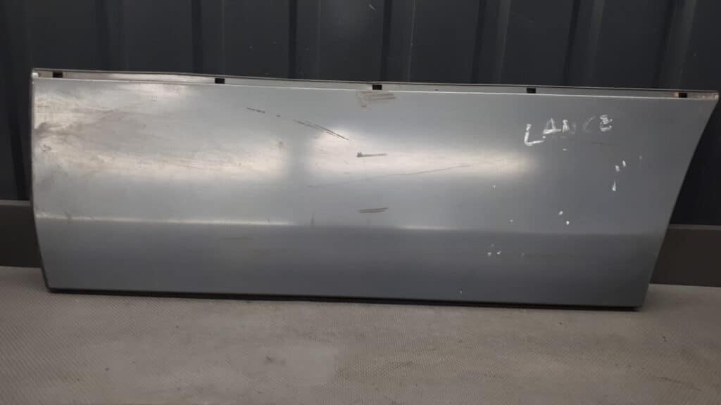 1406900540 listwa drzwi lewa tyl Mercedes W140