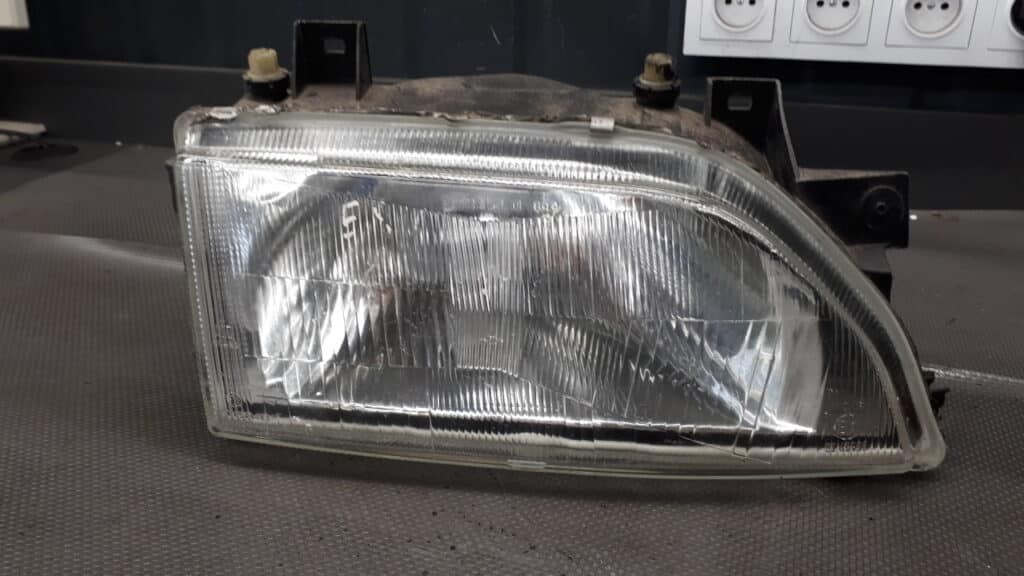 reflektor prawy ford escort mk5 carello