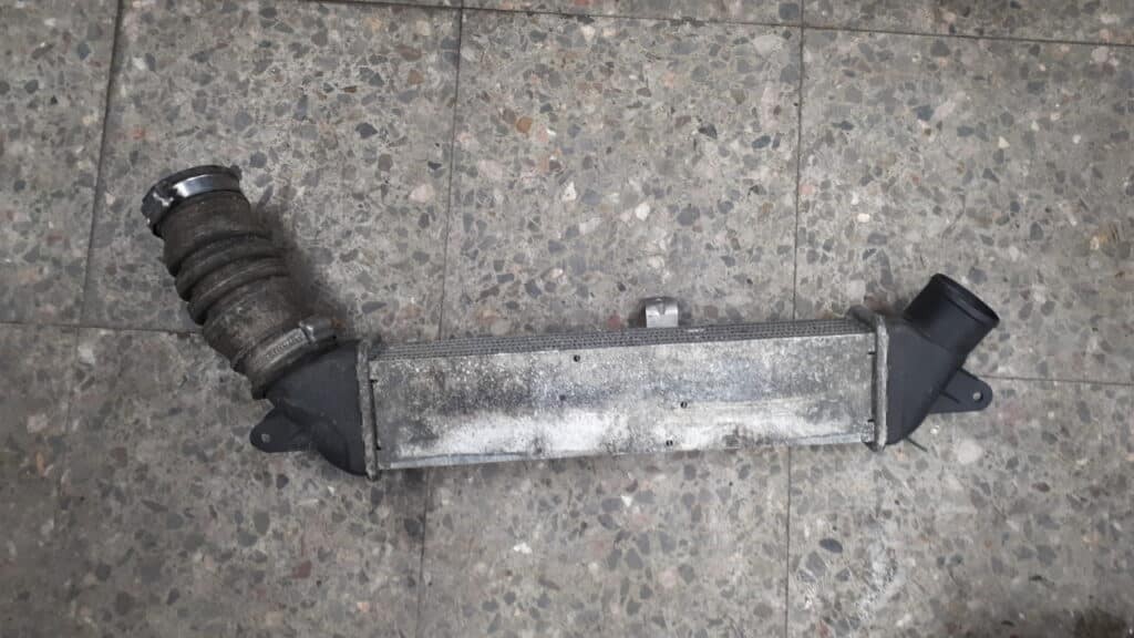7700776825 intercooler renault 21