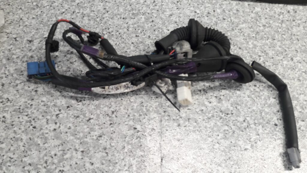 instalacja drzwi prawy przod toyota rav  4 s4 00r
