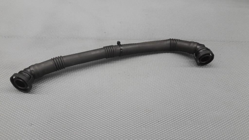 1703775 przewod odmy BMW E38