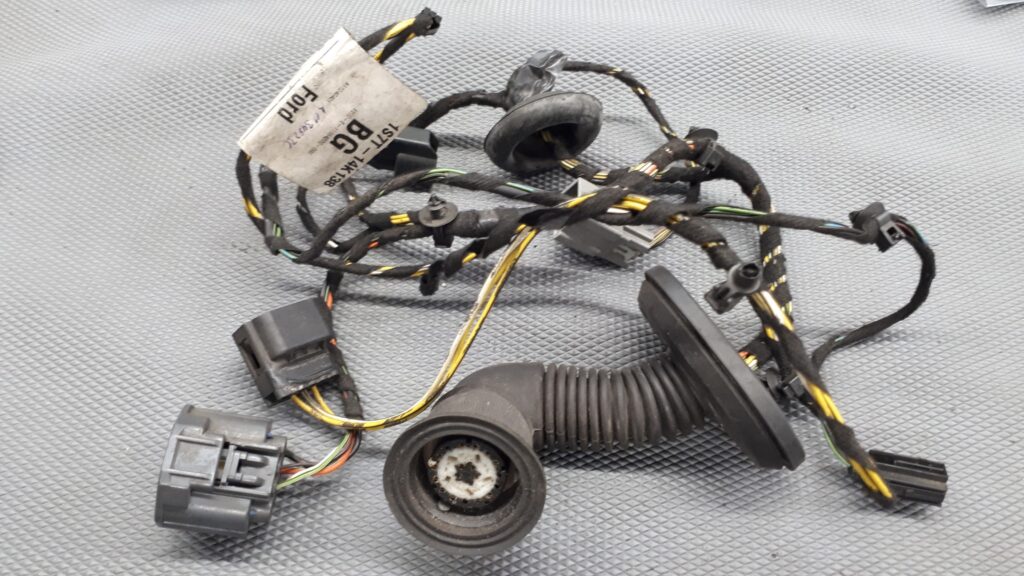 1s7t-14k138-bg wiazka drzwi prawy przod ford mondeo mk3