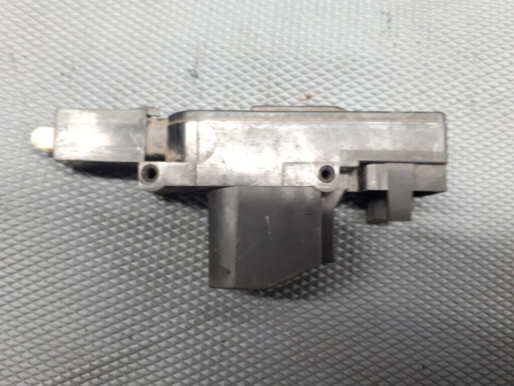 8350182 Siłownik klapki paliwa BMW E34 91R TDS