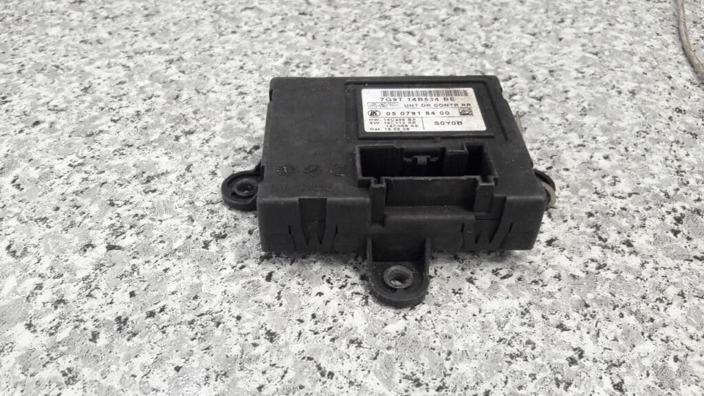 7G9T14B534BE VOLVO V70 III XC70 II modul drzwi