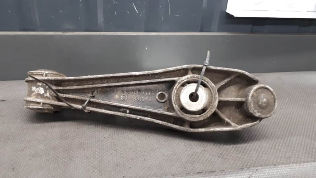 99634134106 wahacz prawy przod porsche 911 3.4