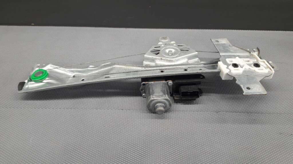 9675463380 mechanizm szyby prawy tyl PEUGEOT 308