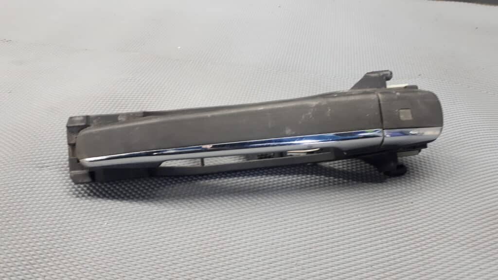 Klamka zewnętrzna mercedes w210