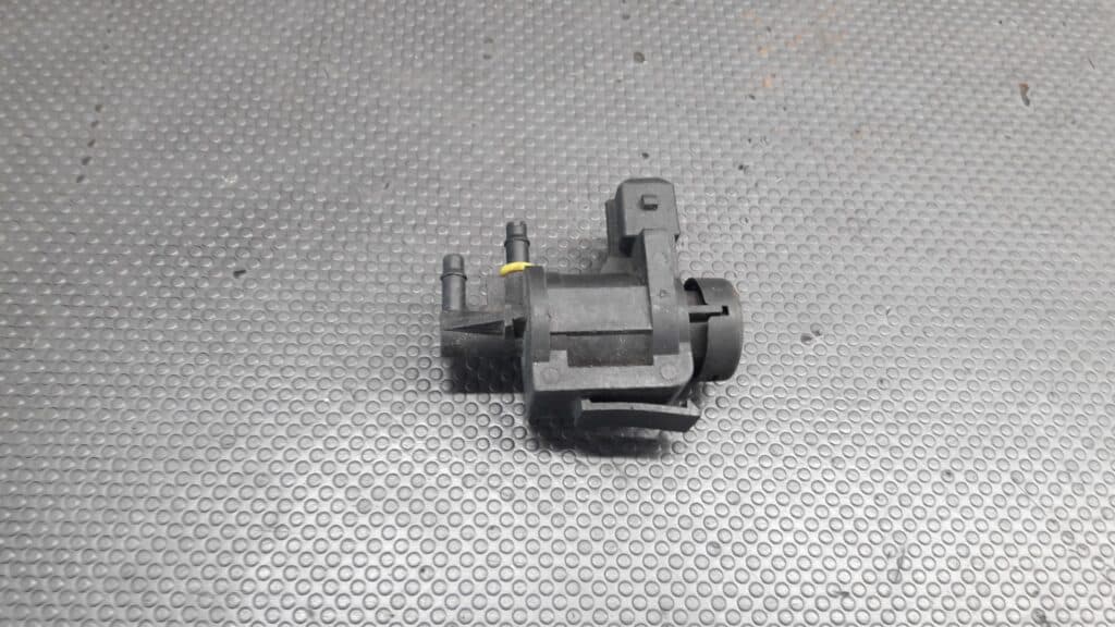 1H0906283 zawor podcisnienia  vw passat B5