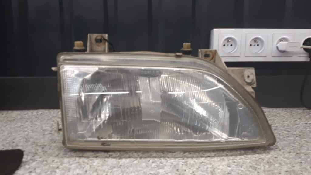 93ag13005c2c reflektor prawy ford escort mk4