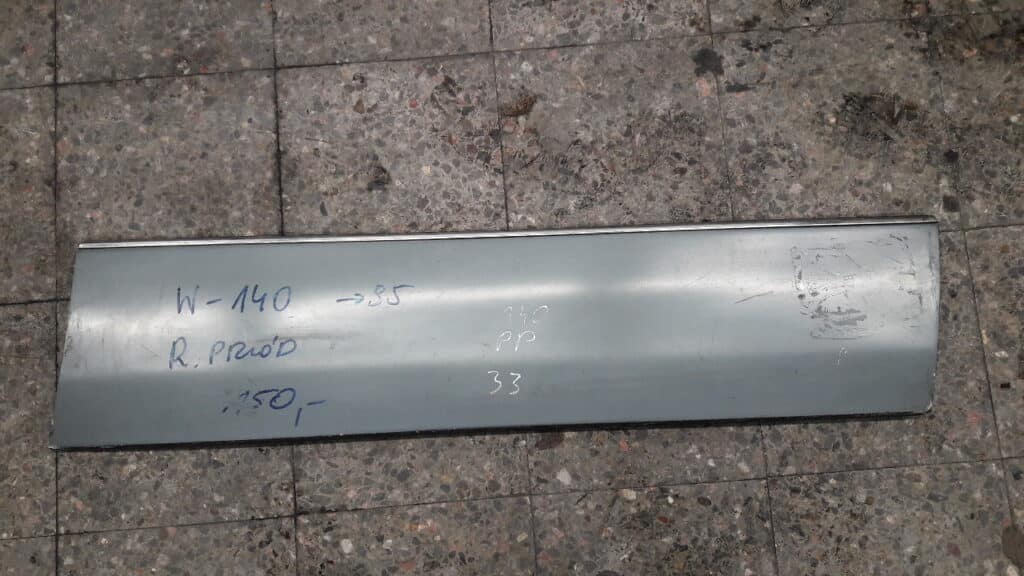 1406900440 Listwa drzwi prawy przód Mercedes W140 Chrom