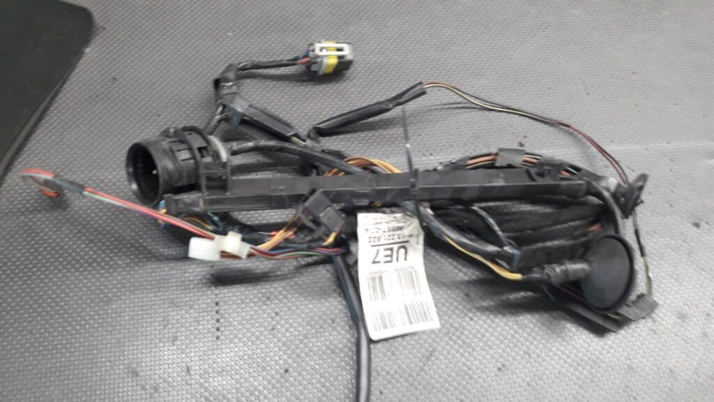 13221922 wiazka drzwi prawy przod opel corsa c