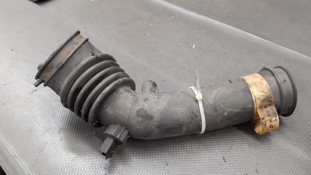 25147337 rura guma filtra opel sintra 3.0