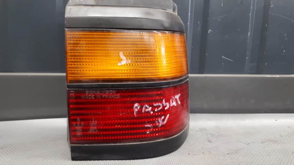 333945112 Lampa prawy tył VW PASSAT B3 KOMBI
