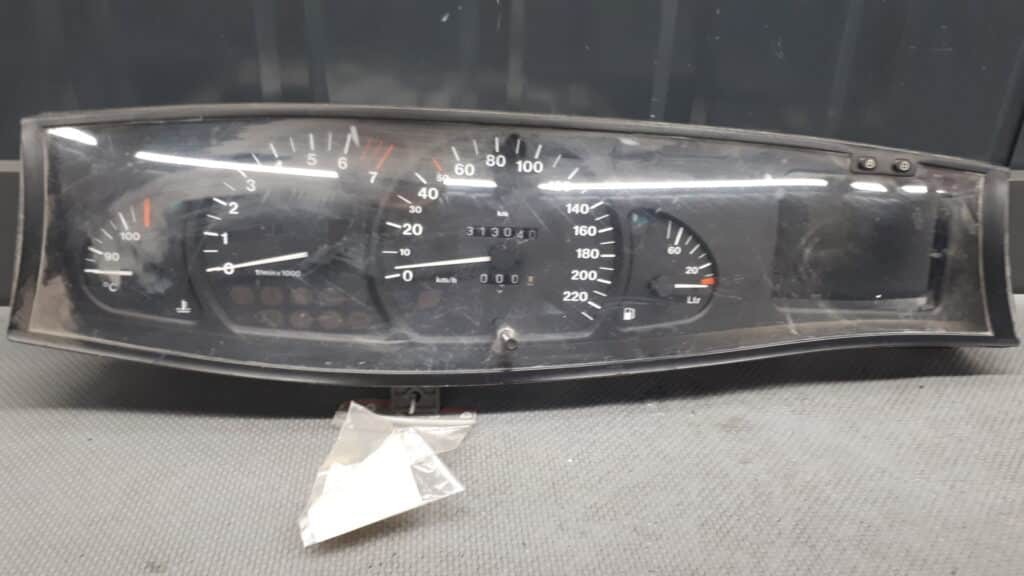90493818 licznik Opel Omega B 20 BEN 94r 88481674