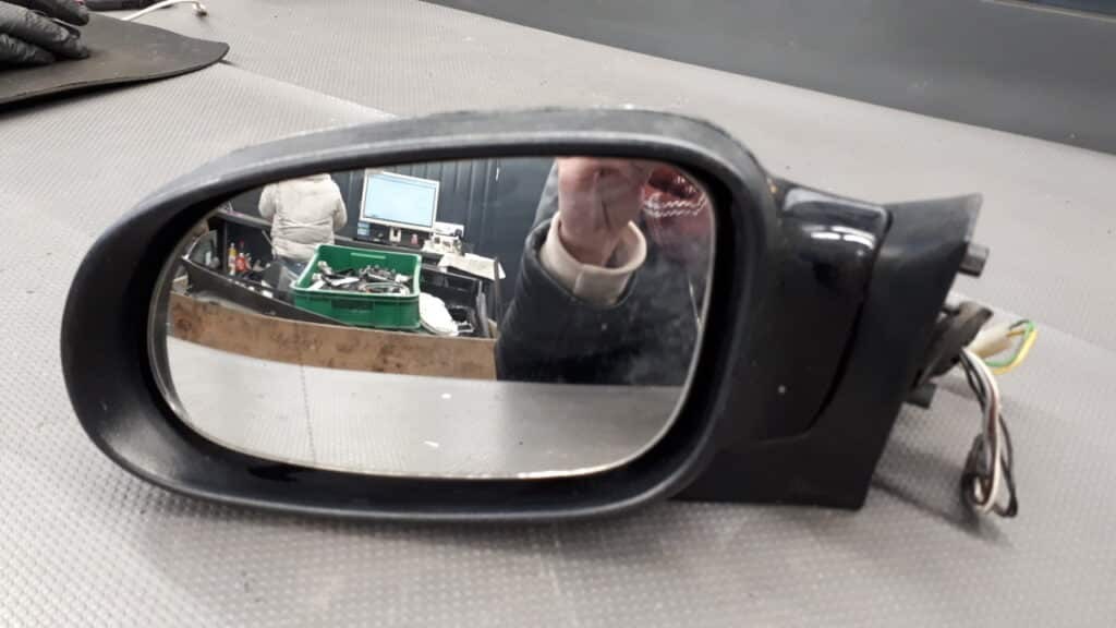 lusterko lewe czarne mercedes w168 7pin