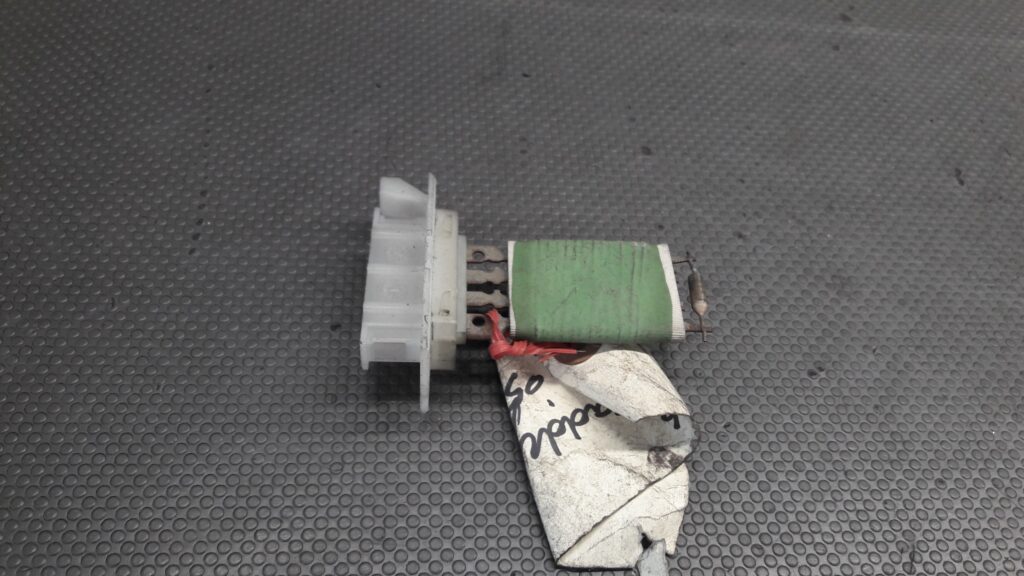 rezystor nagrzewnicy vw caddy 03R