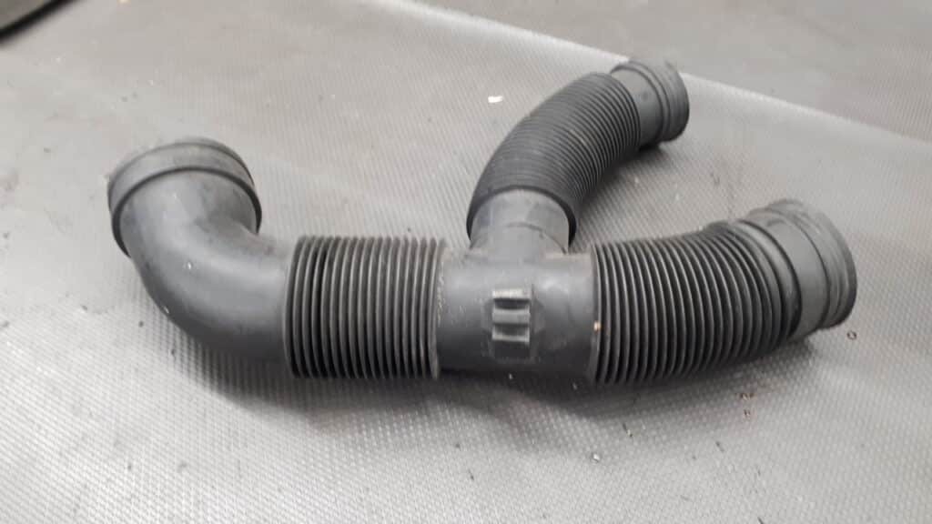 0734196 rura dolot powietrza opel vectra b
