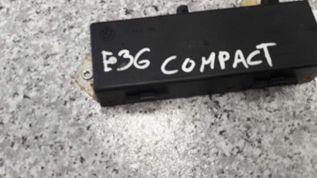 8375774 wzmacniacz anteny BMW E36 comact