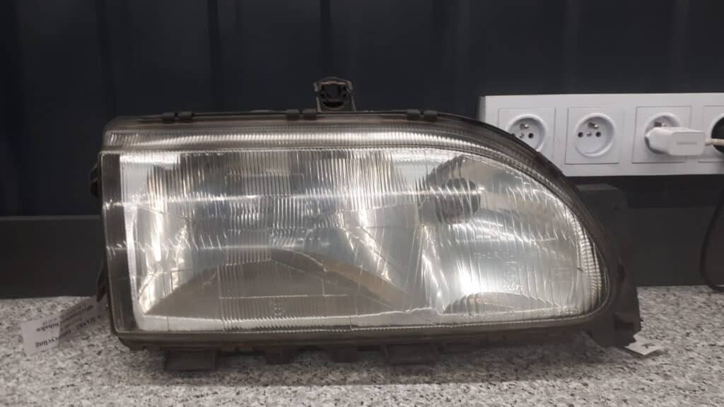 92gg-13n059-aa reflektor prawy Ford Scorpio MK1