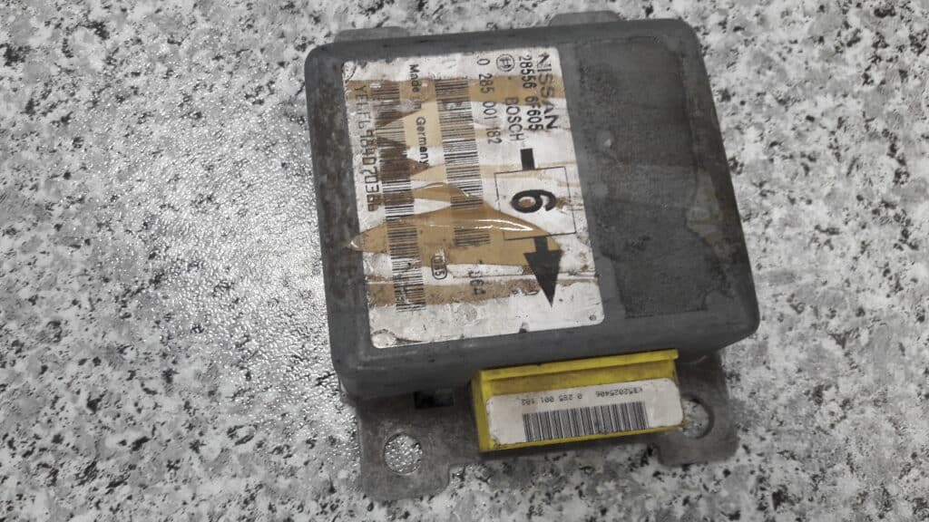0285001182 sensor airbag nissan primera p11