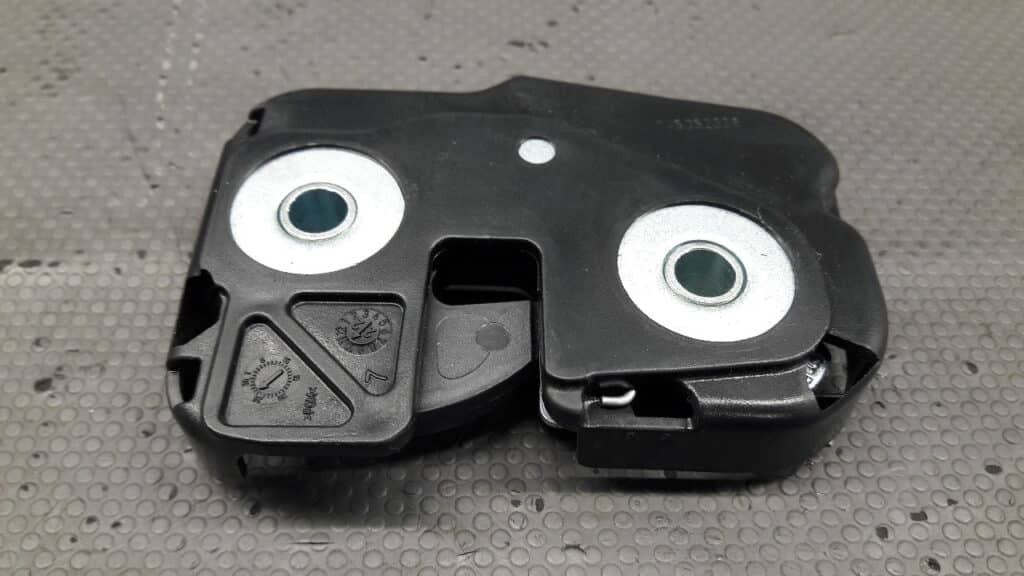 145052336 zamek fotela Mercedes