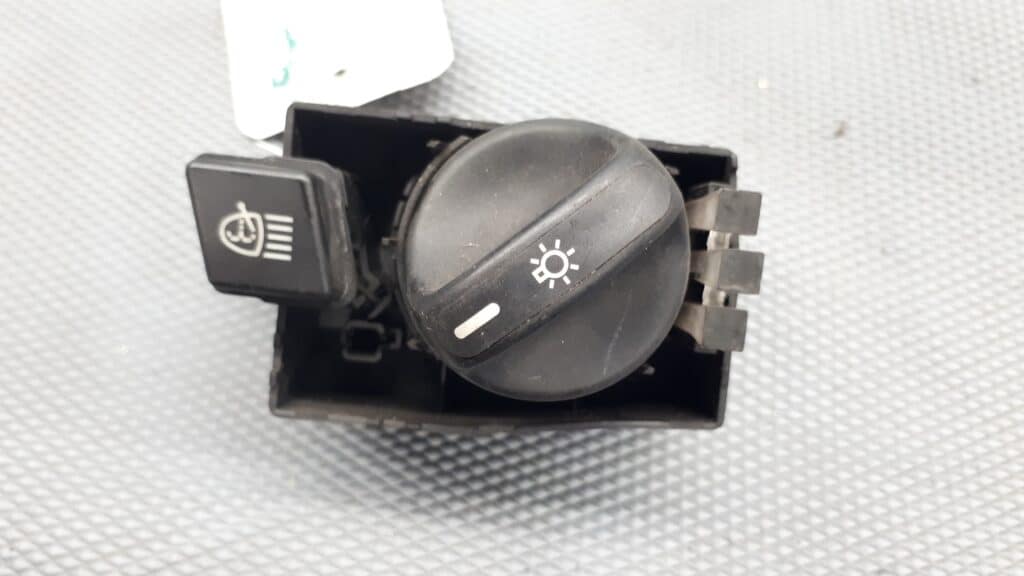 2205450104 wlacznik swiatel mercedes w220