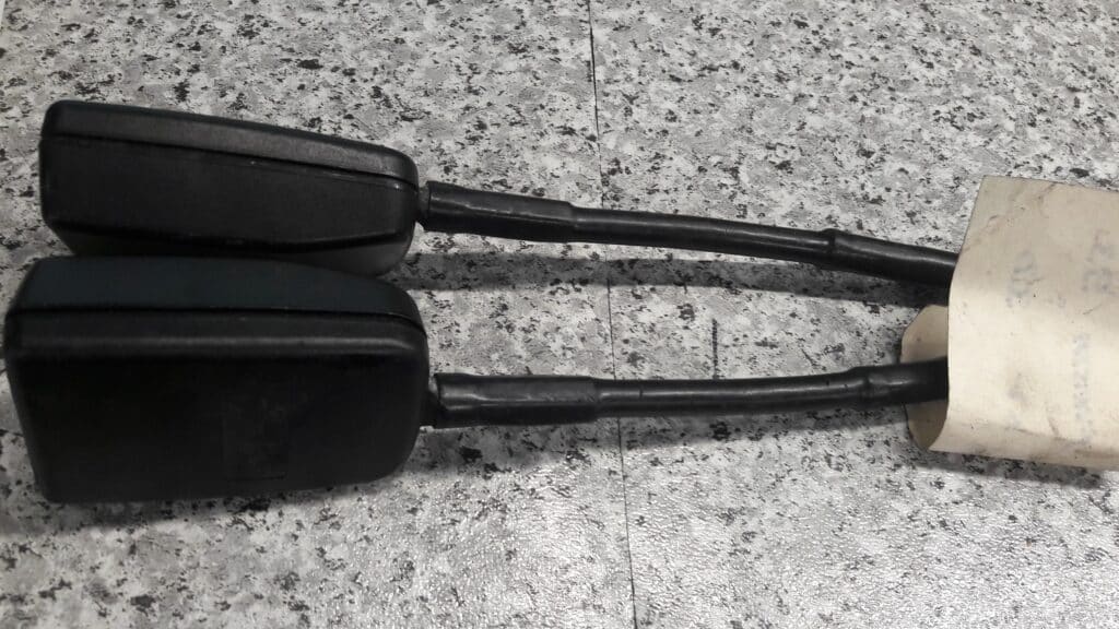92FBB61208BA zapinka pasow tyl ford fiesta MK3 3D