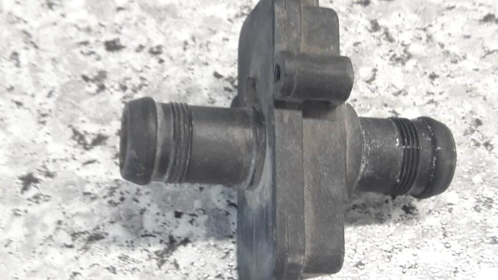 zawor wody renault R18 1.4CC