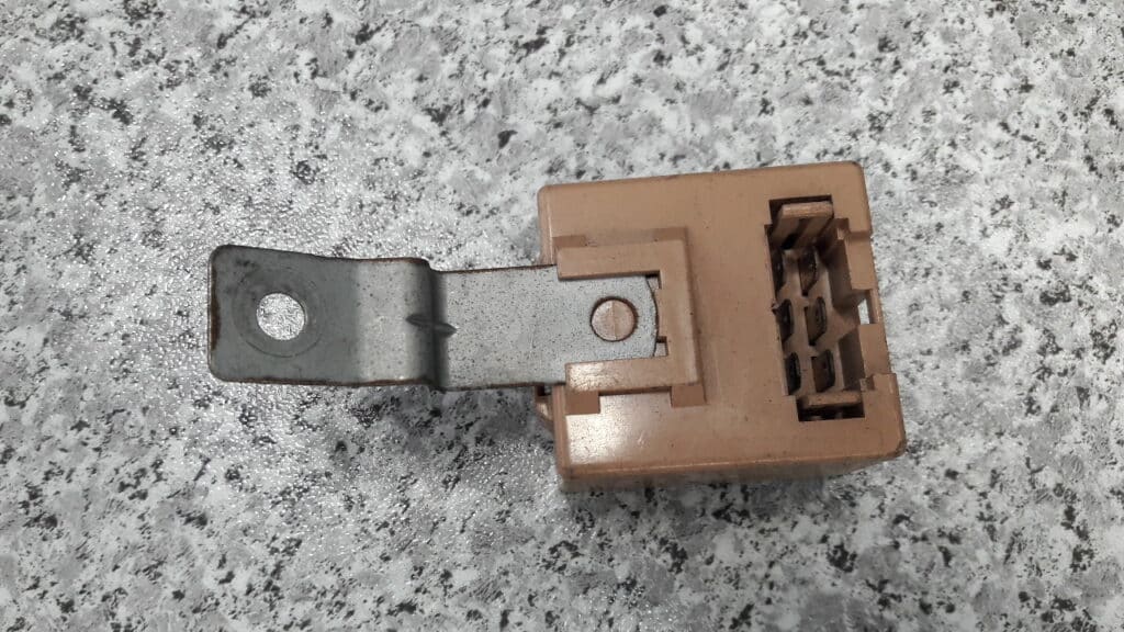 85940-12040 modul przekaznik toyota auris 89r