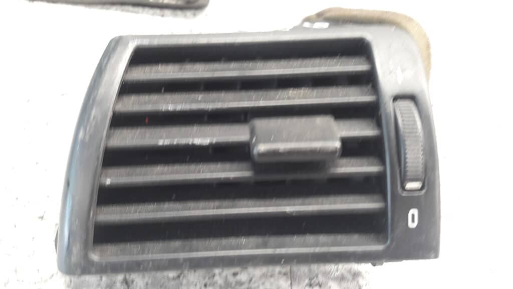 64228361897 kratka wlotu powietrza lewa bmw e46