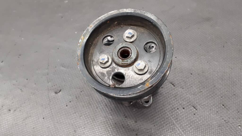 4r83-3a674-ab pompa wspomagania jaguar s-type 2,7