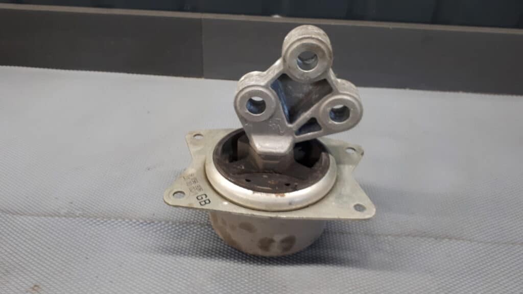9156926 poduszka łapa silnika Opel Vectra C 2.2