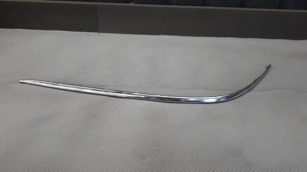 A2208850174 listwa zderzaka lewy  przód Mercedes w220