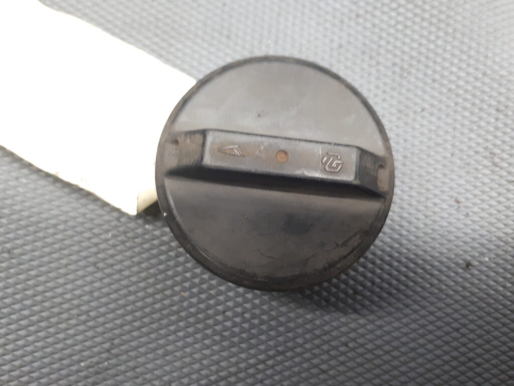 77321-16010 korek wlewu paliwa mitsubishi carisma
