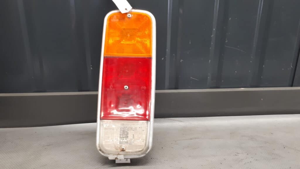 3675115 lampa prawy tyl Mercedes 307